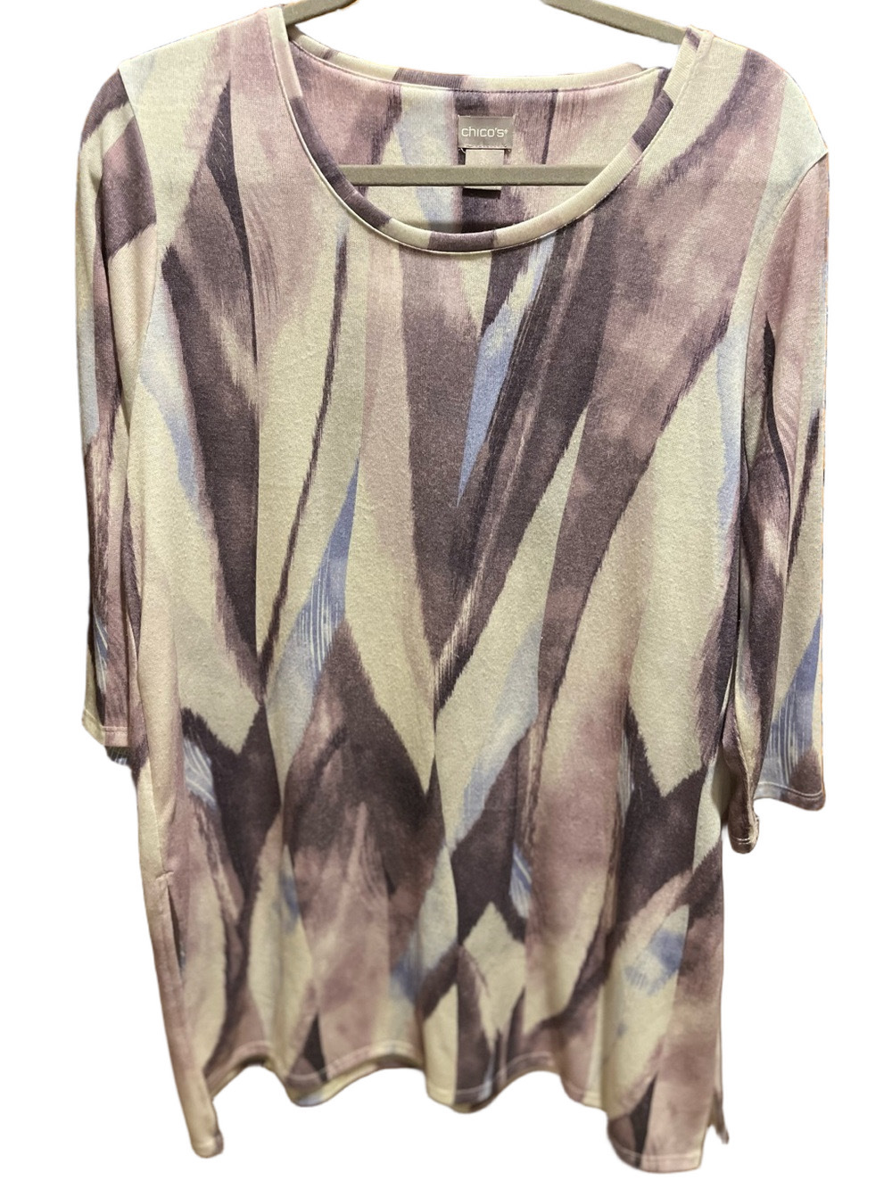 35. WOMENS CHICO’S 3/XL DETAIL TOP